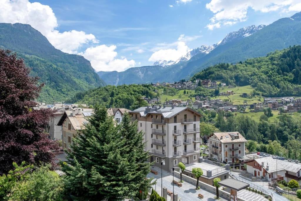 Panoramic Chiesa Valmalenco view 4