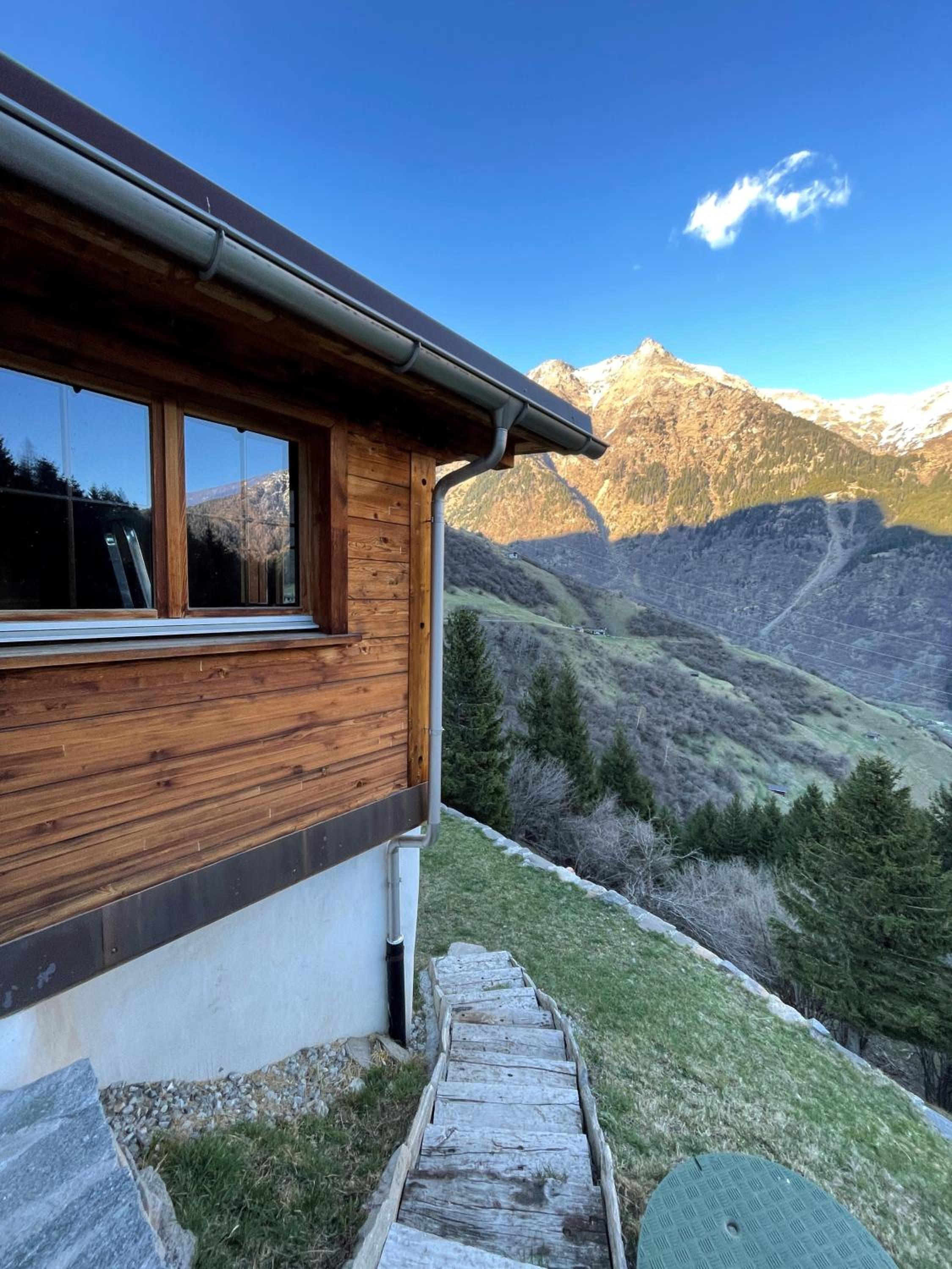 Maiensäss, Berghütte Pundelon - autark, voll ausgestattet, Ressourcen begrenzt