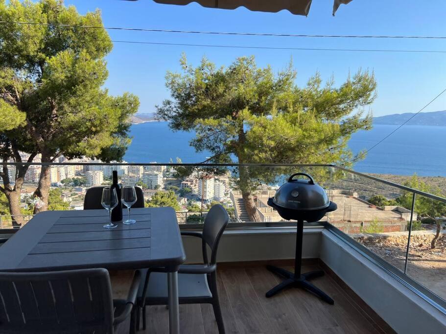 Queen bed with the best view! photo 3