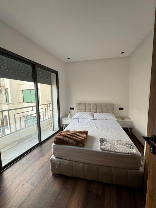 Studio meublé neuf Maarif au centre de Casablanca tout à proximité view 2