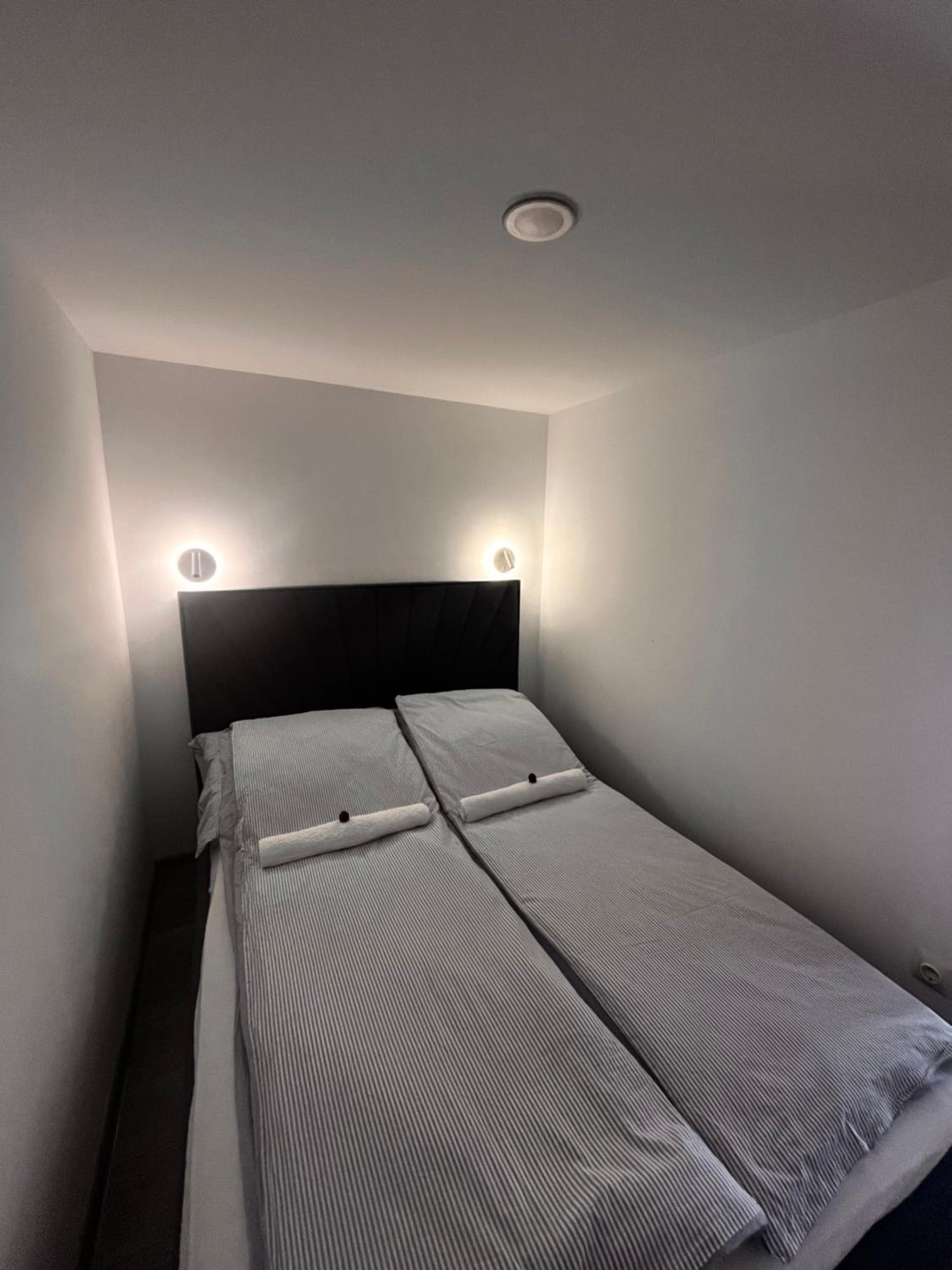 ESZLA 2 Apartman Free large secure parking