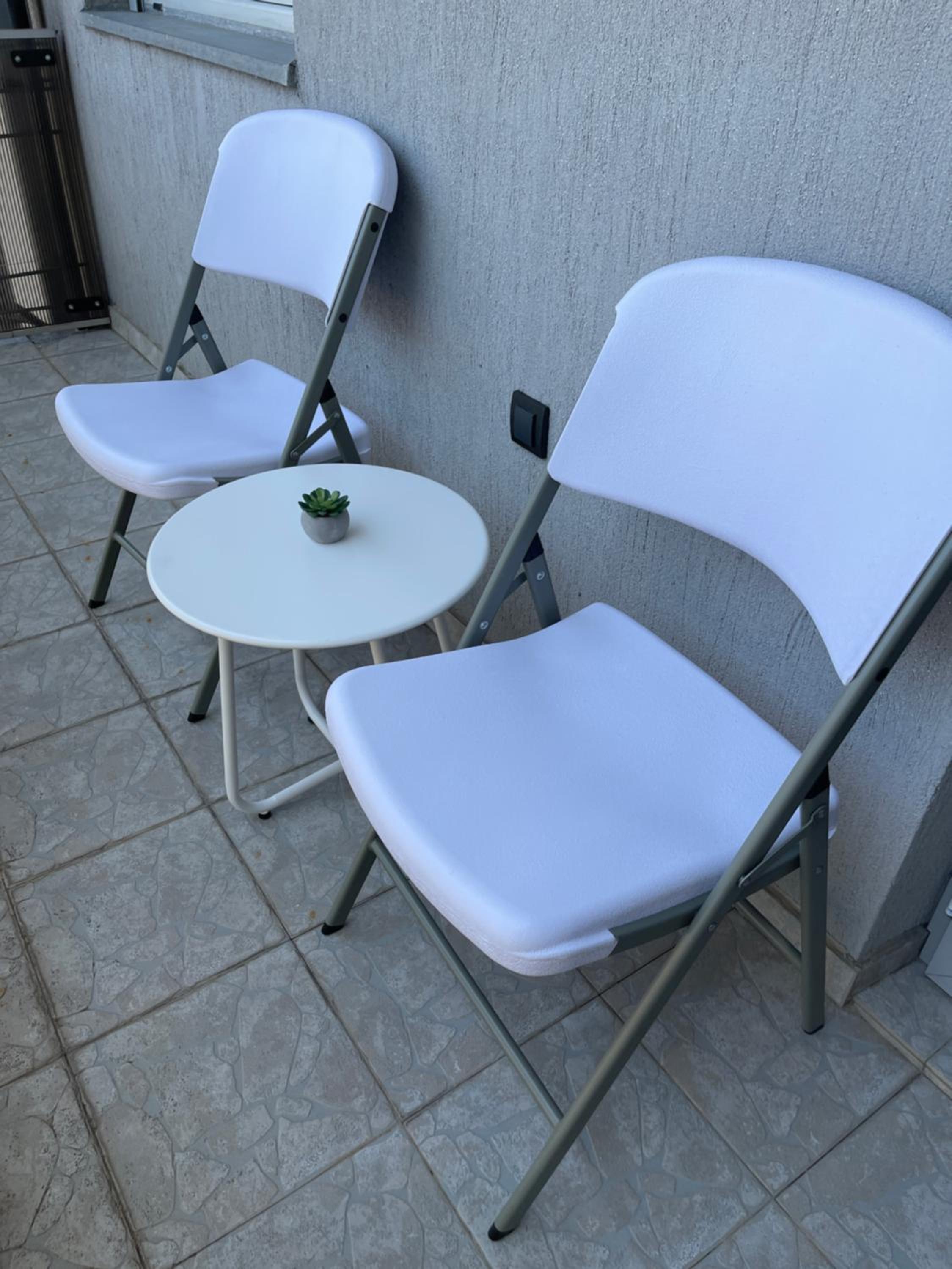 Almond Apartment