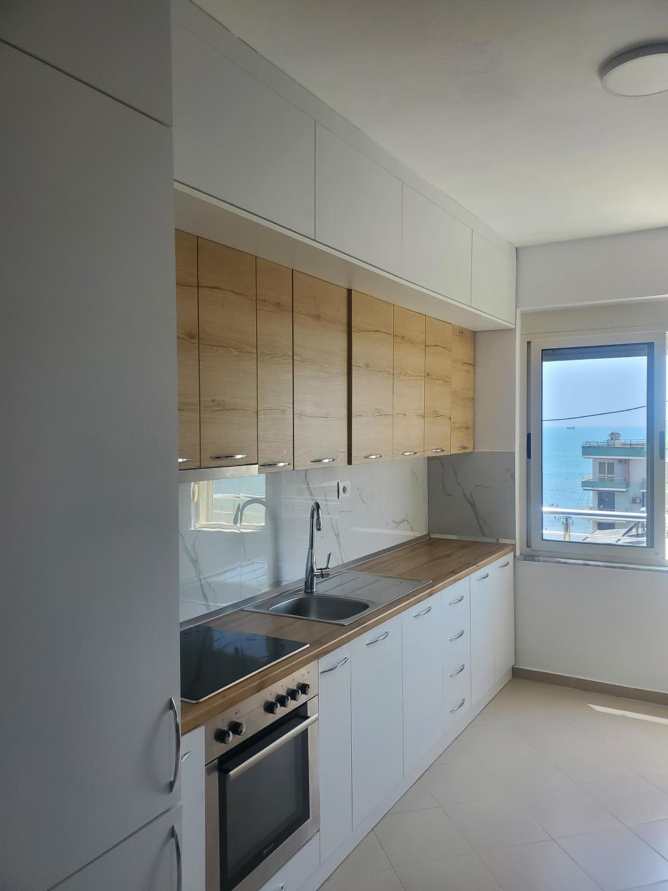 Seaview Apartment-Free Parking-Durres, Albania