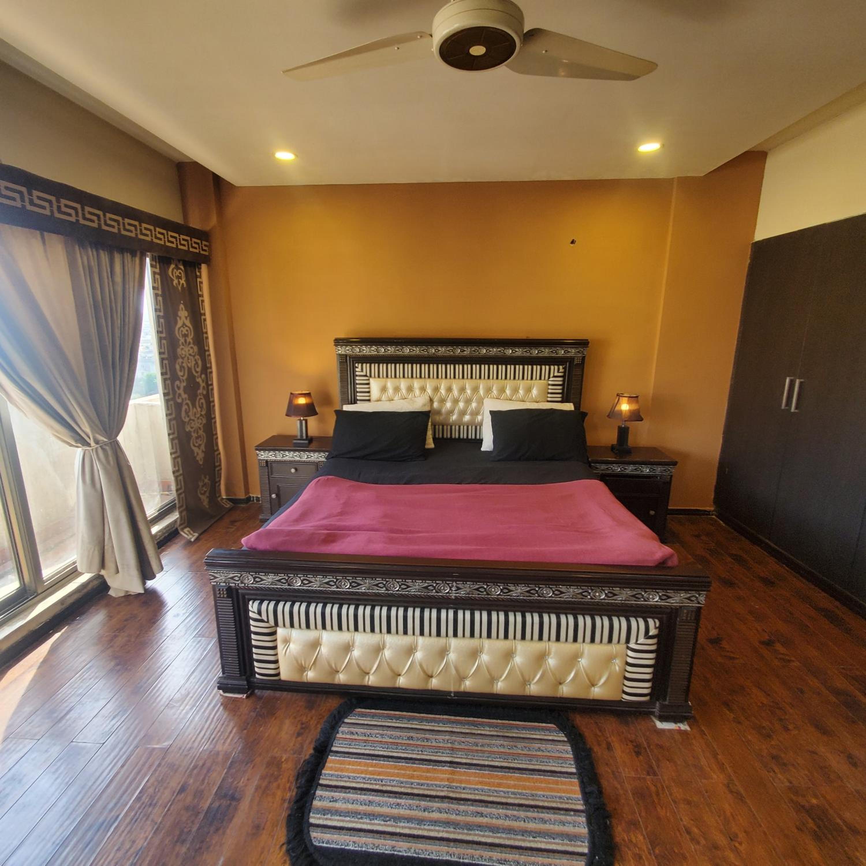 Metropole - Bahria Heights 1 view 2