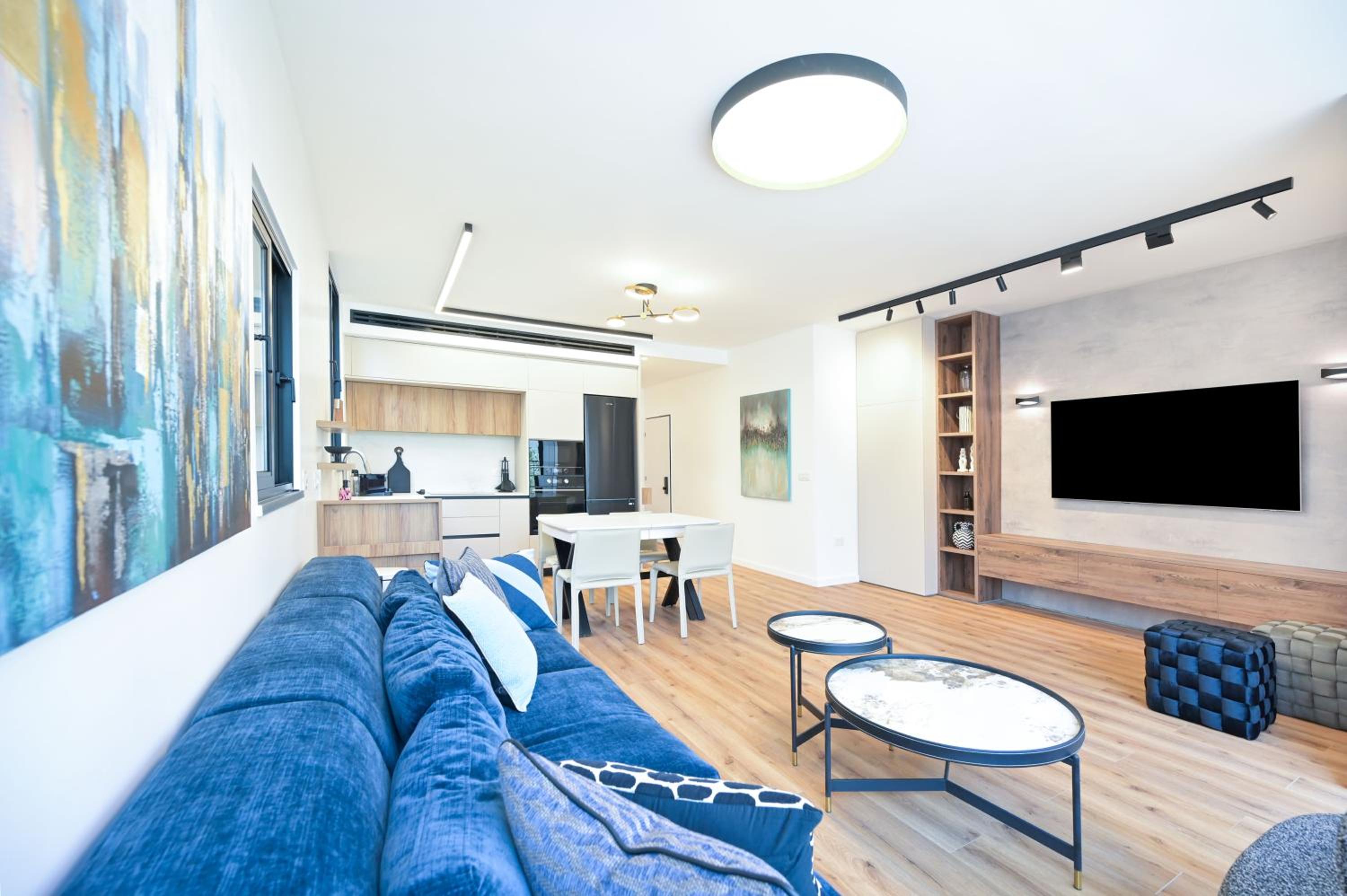 Elegance 3 BR in Gordon Beach by HolyGuest view 5