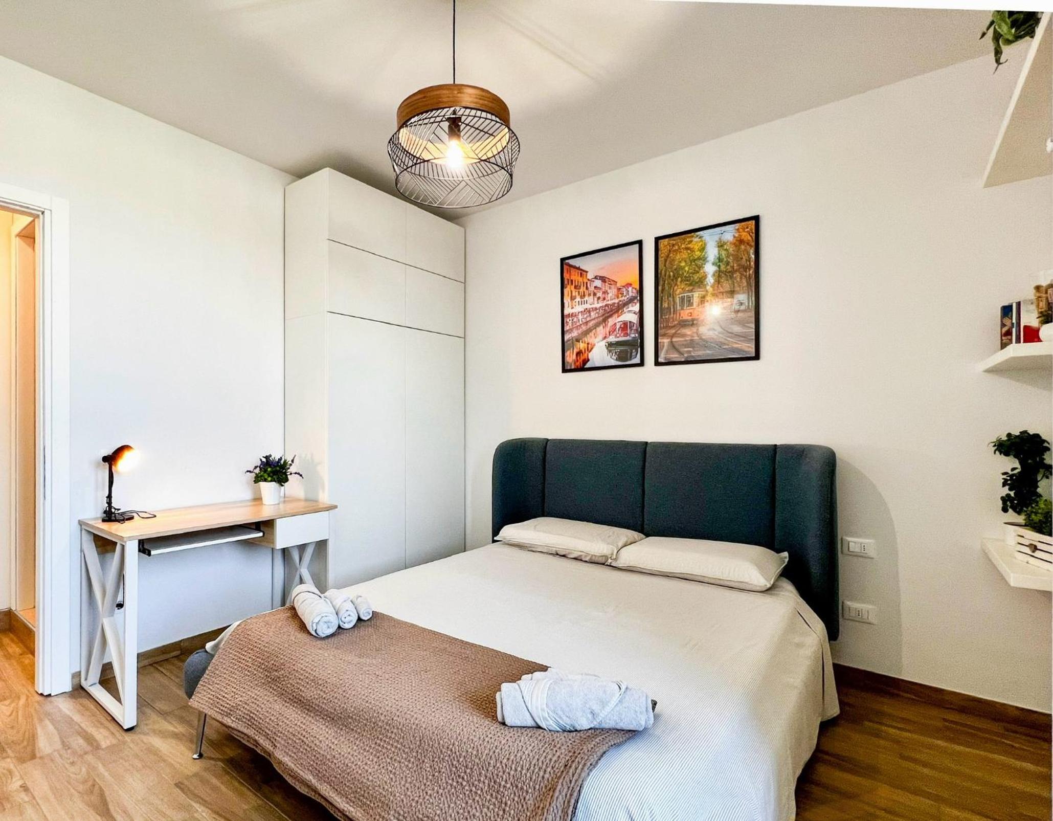 Repetti Suites - Two Adjacent & Independent Apartments 10 minutes to Milan City Centre & Linate Airport