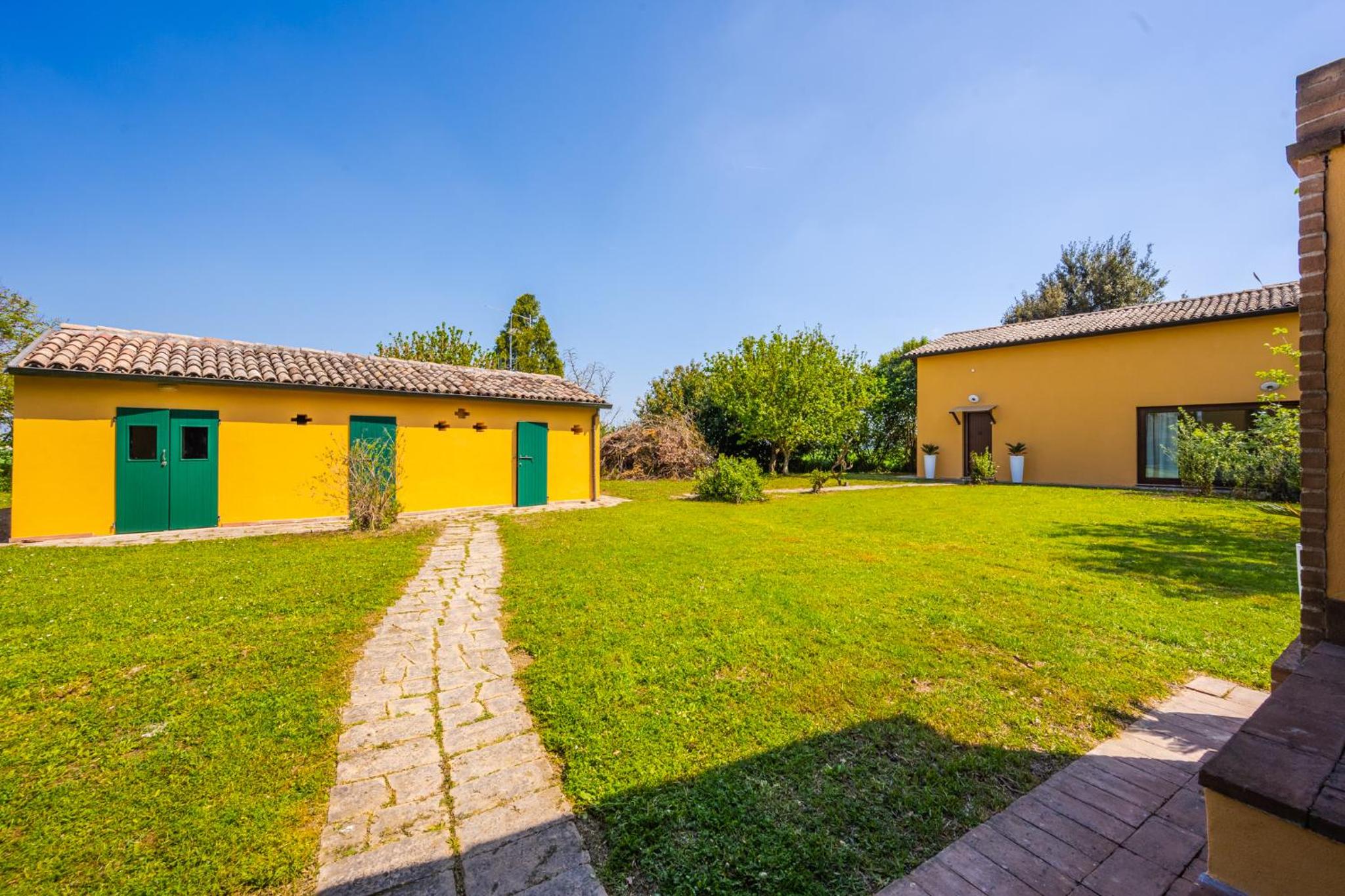Villa con Giardino e Dependence view 3