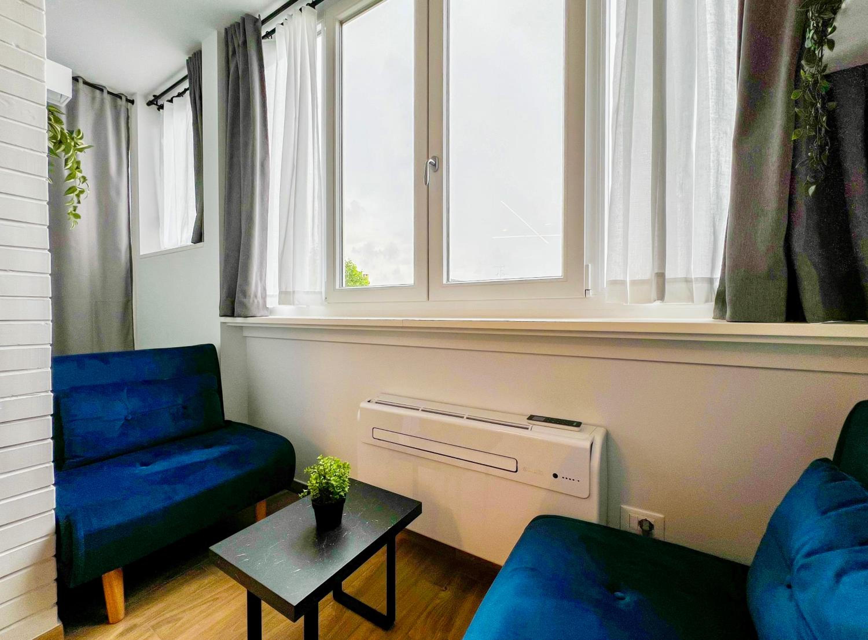 Repetti Suites - Two Adjacent & Independent Apartments 10 minutes to Milan City Centre & Linate Airport