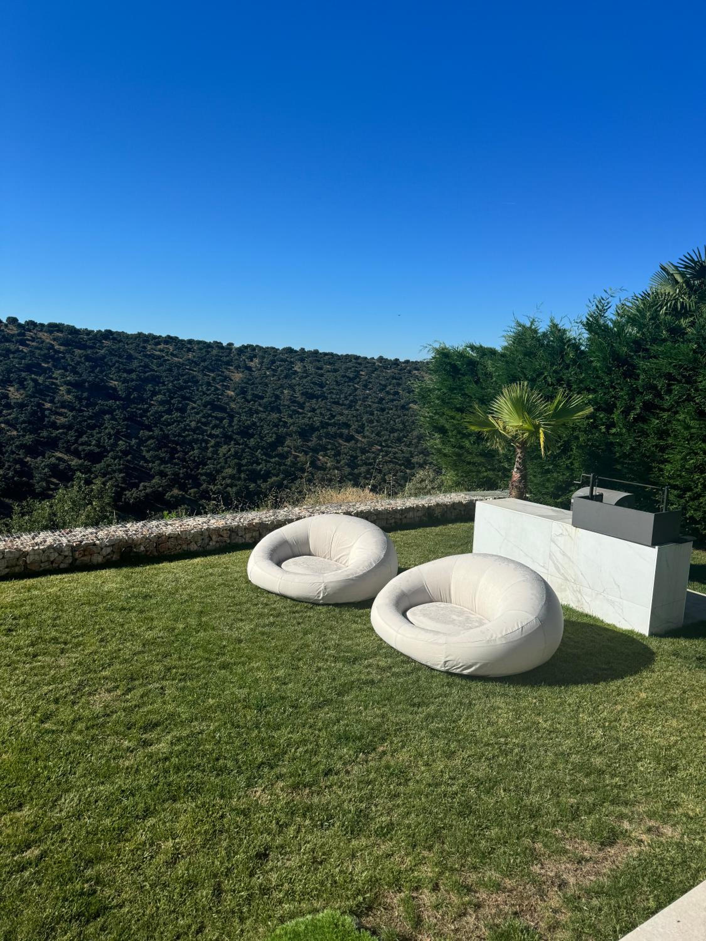 Villa exclusiva con piscina infinity y jacuzzi!