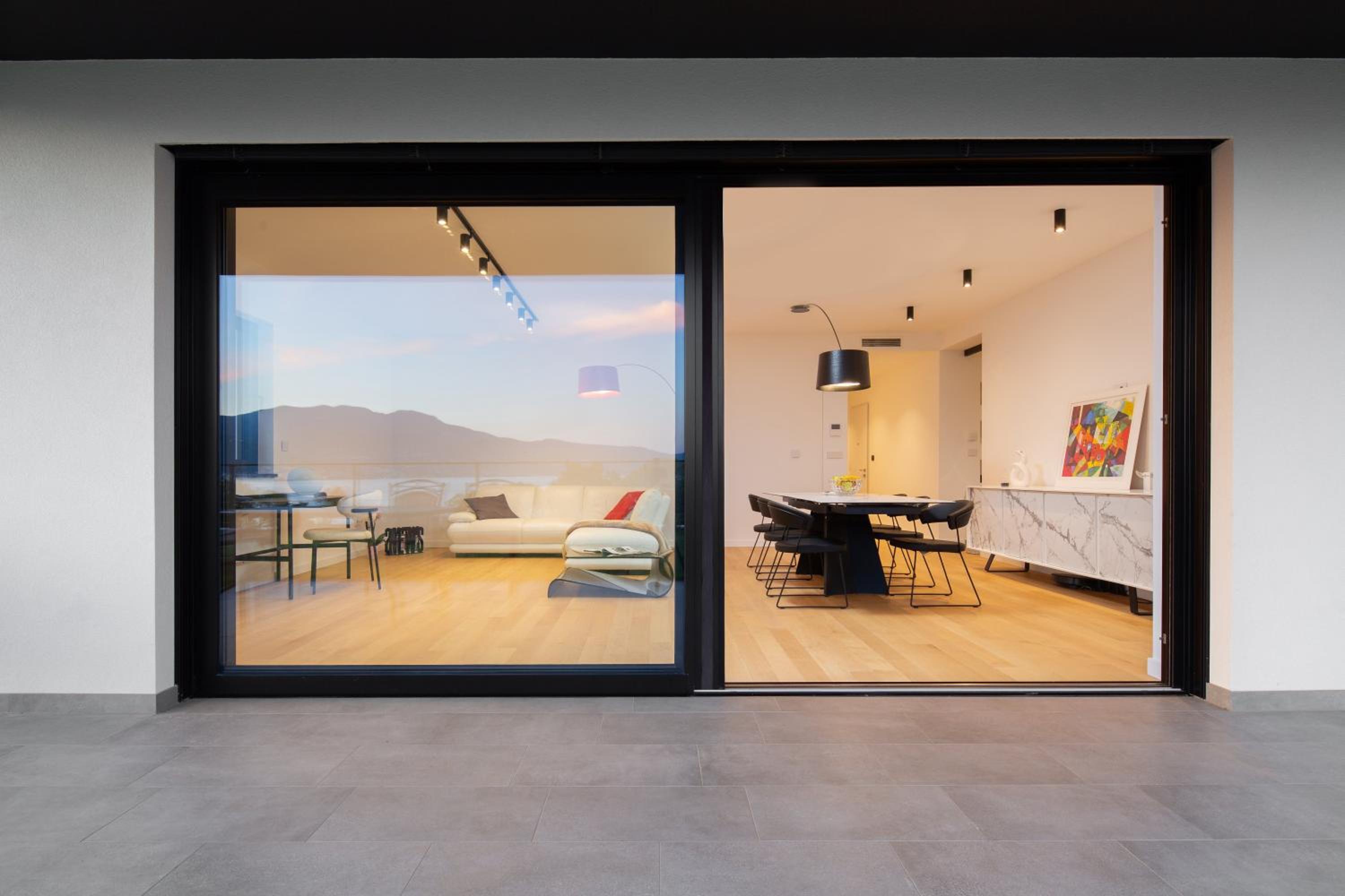 The Blue Star luxury apartment with a sea view and a private parking view 4