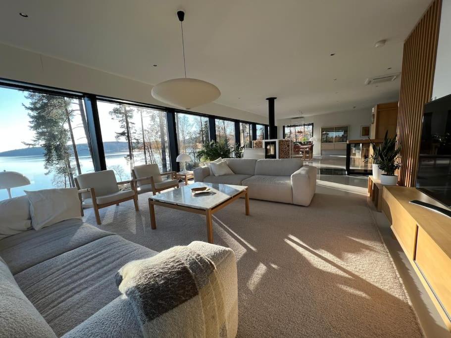 Unique lakehouse Villa Valo