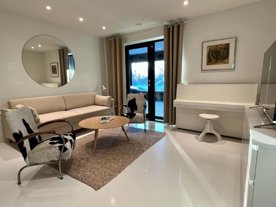 Unique lakehouse Villa Valo