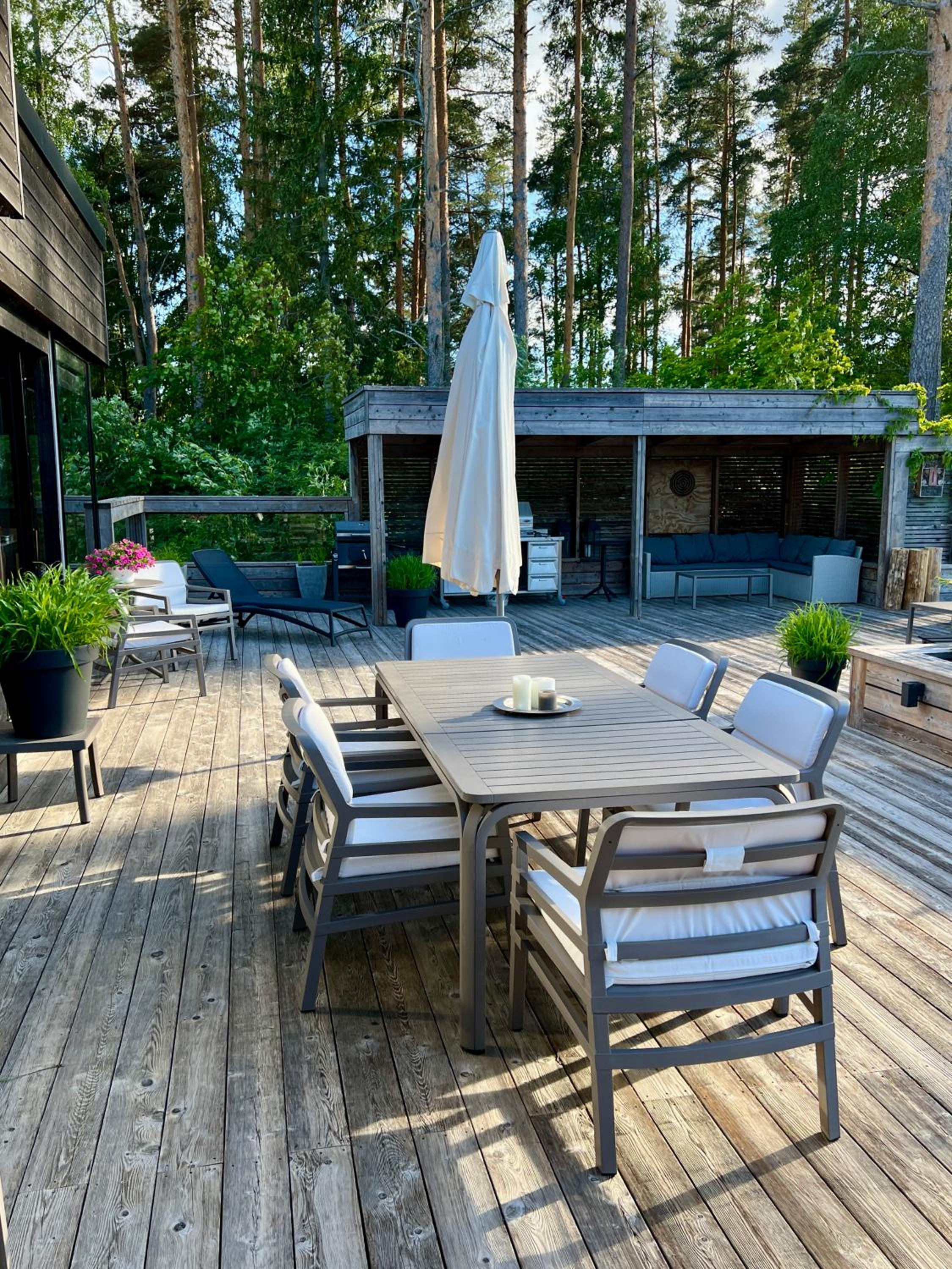 Unique lakehouse Villa Valo