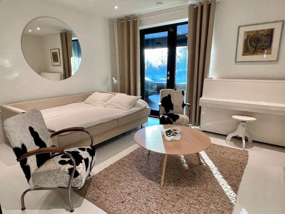 Unique lakehouse Villa Valo
