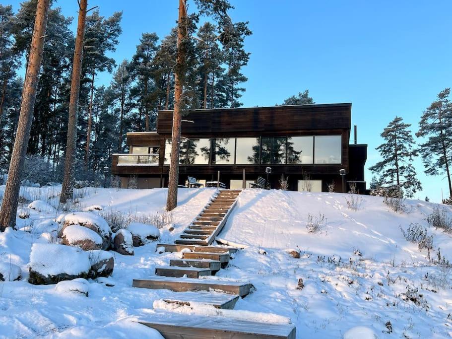 Unique lakehouse Villa Valo