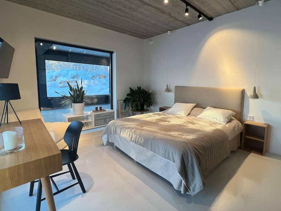 Unique lakehouse Villa Valo