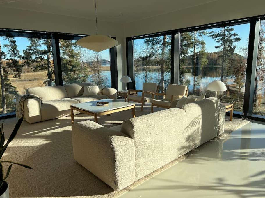 Unique lakehouse Villa Valo