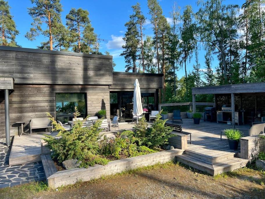 Unique lakehouse Villa Valo