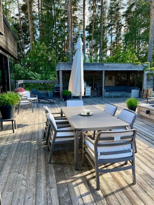 Unique lakehouse Villa Valo