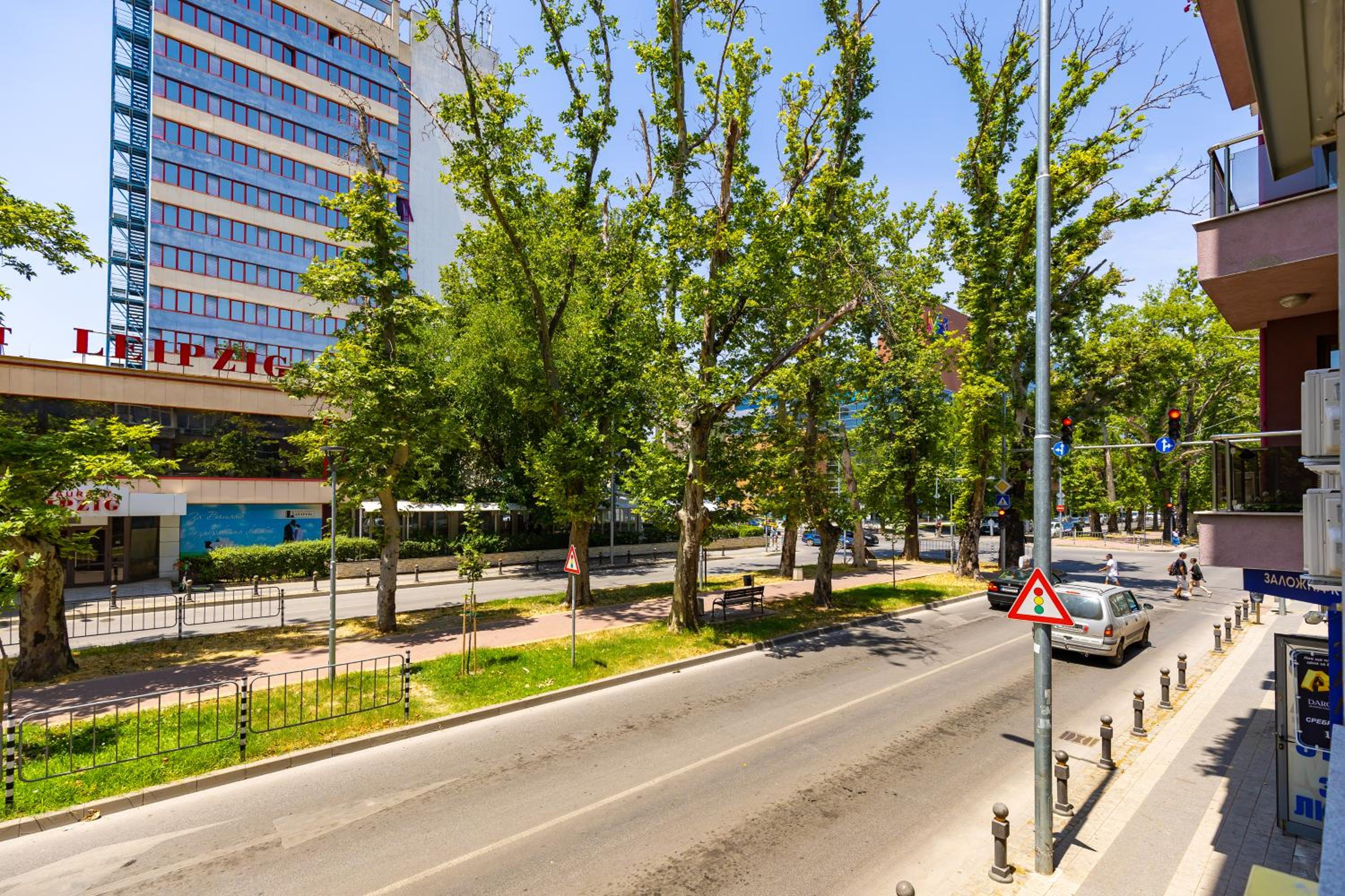 Happy People Plovdiv - Grey 1-BD Apartment by Flat Mаnager