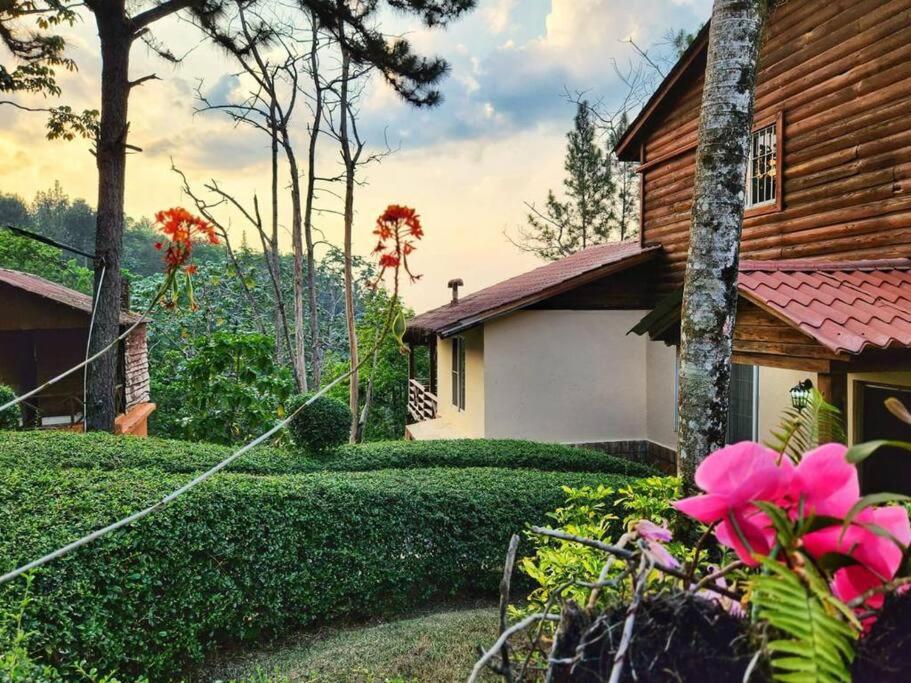 La cumbre villages