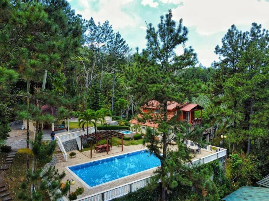 La cumbre villages