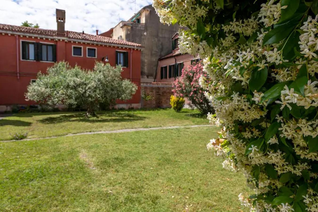 Garden Houses