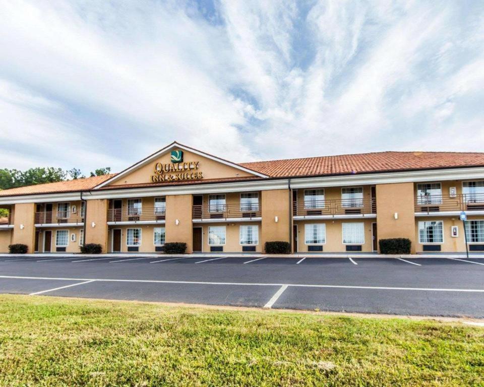 Quality Inn & Suites