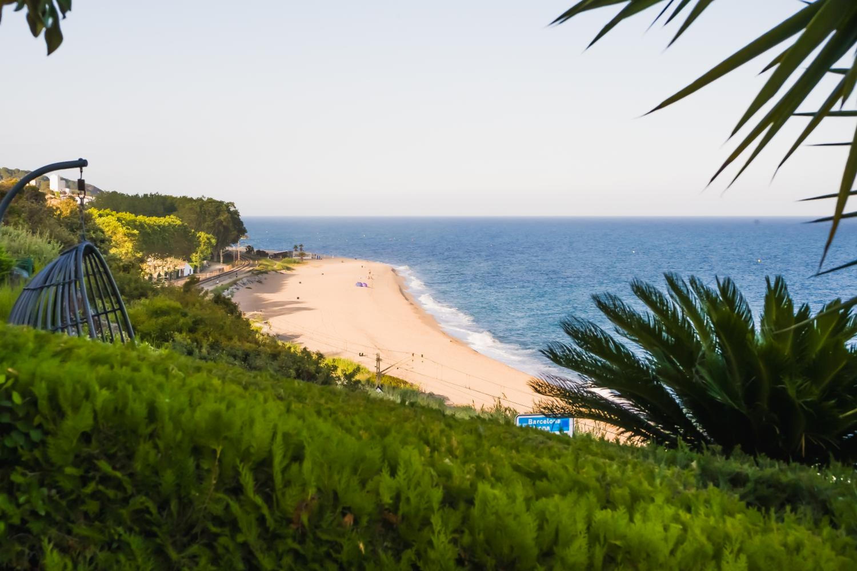 Fantástica casa frente al mar con jardín privado