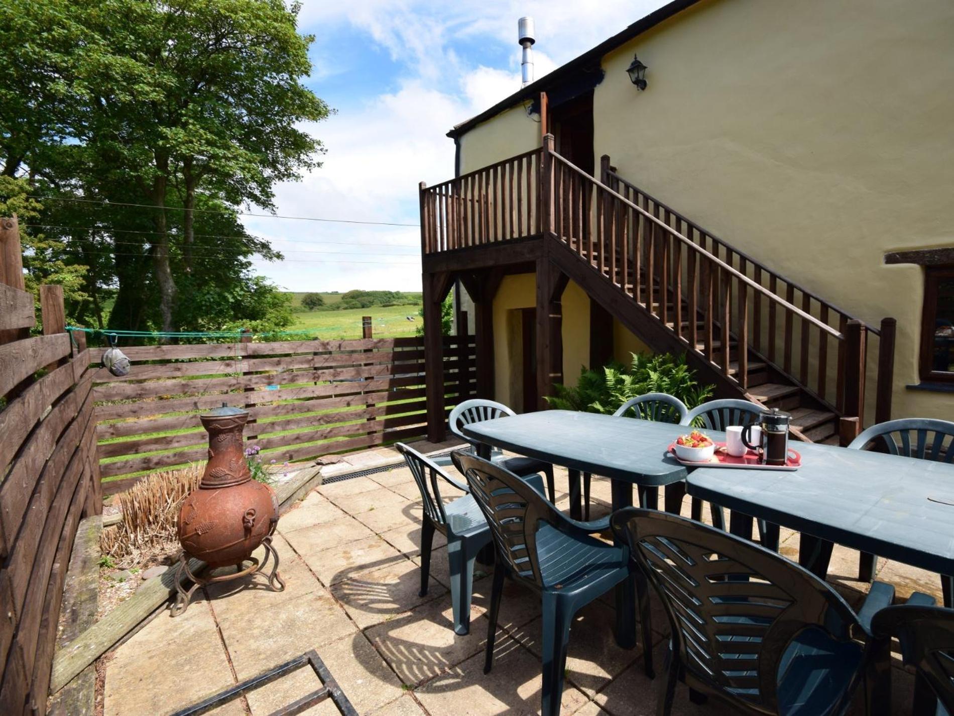 5 Bed in Ilfracombe oc-barlc view 3