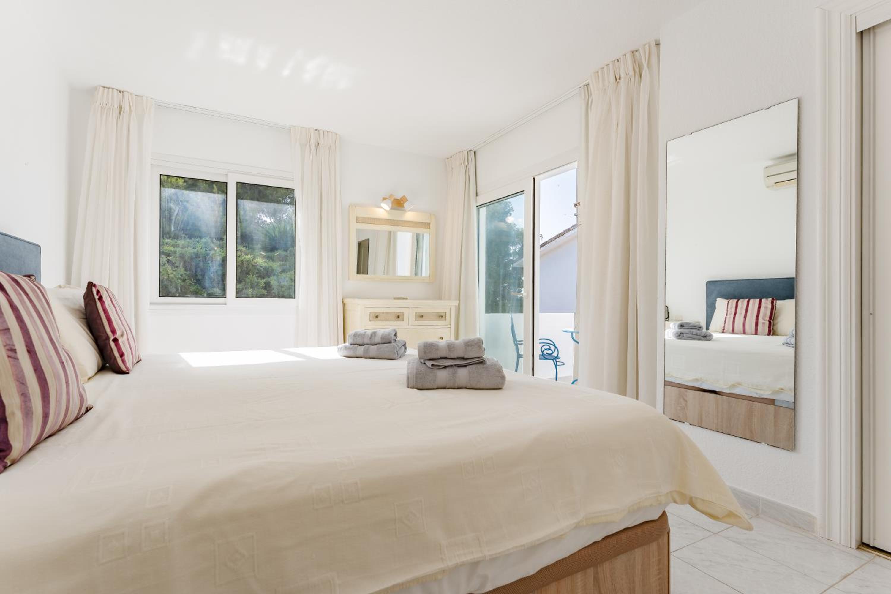 Casa con jardin privado