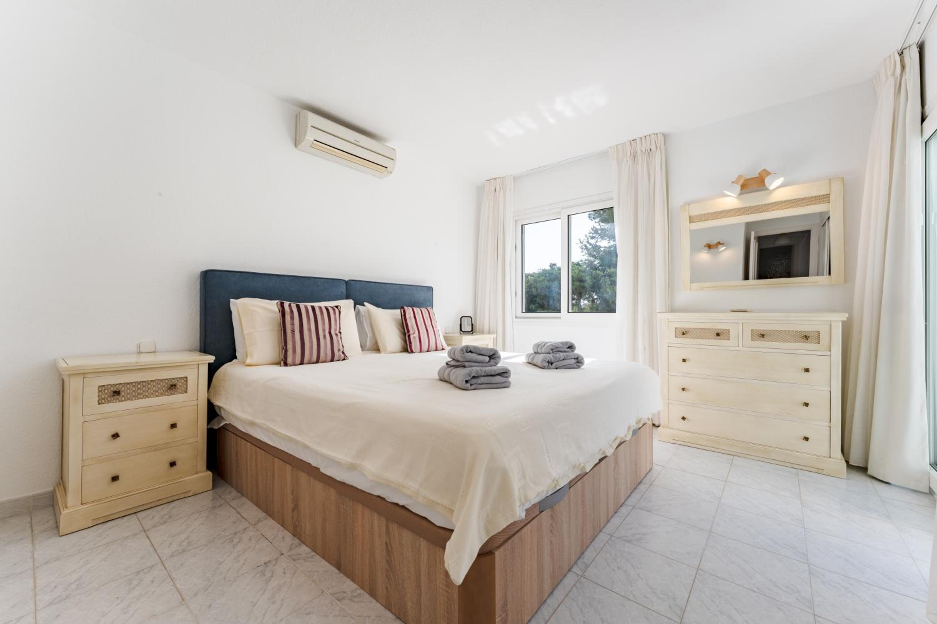 Casa con jardin privado