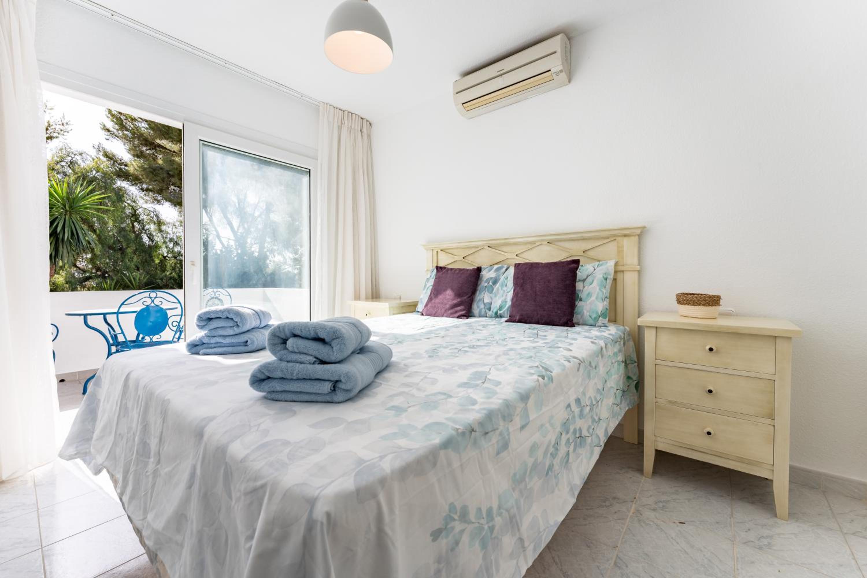 Casa con jardin privado
