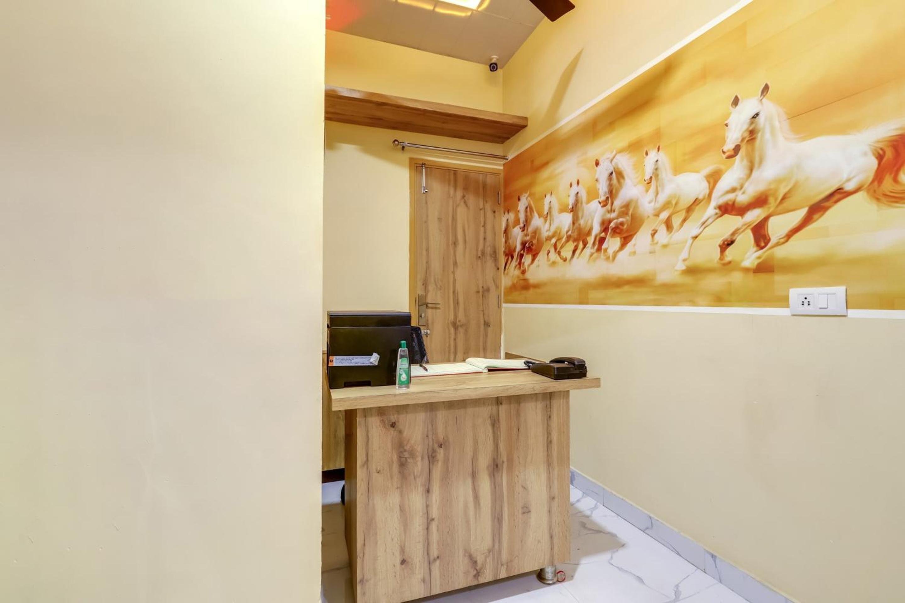 Lobby & Reception
