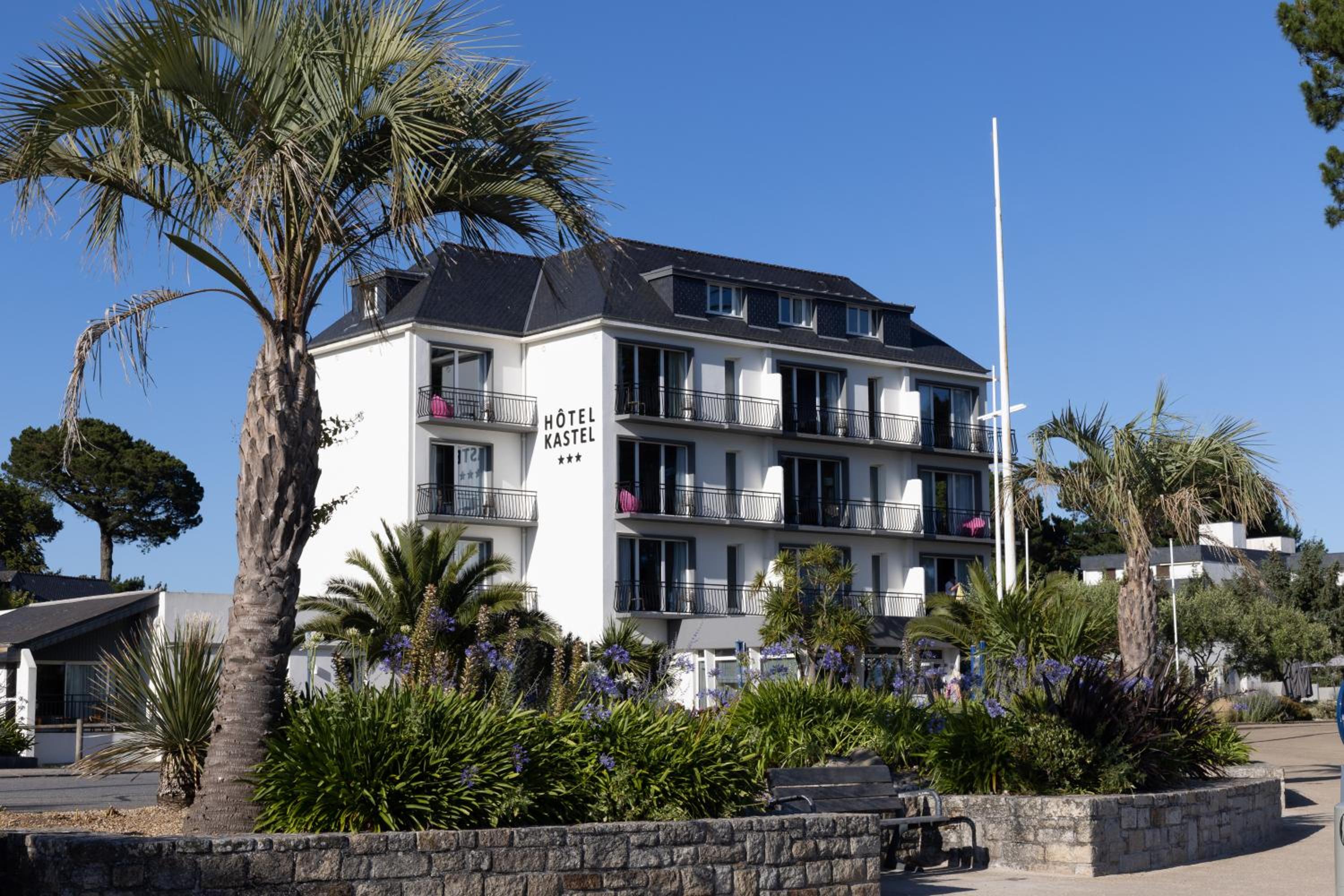 Benodet Vacations - Hotel Kastel  Spa avec piscine d'eau de mer chauffee - Property Image 1