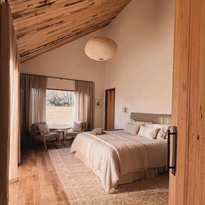 Highland Ten - Luxury Rustic Retreat - Sleeps 10
