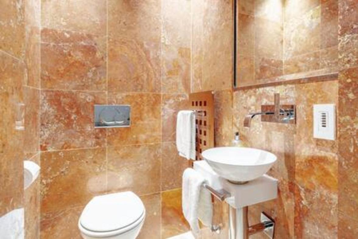 Spacious modern 2bed2.5bath in Pimlico-Victoria