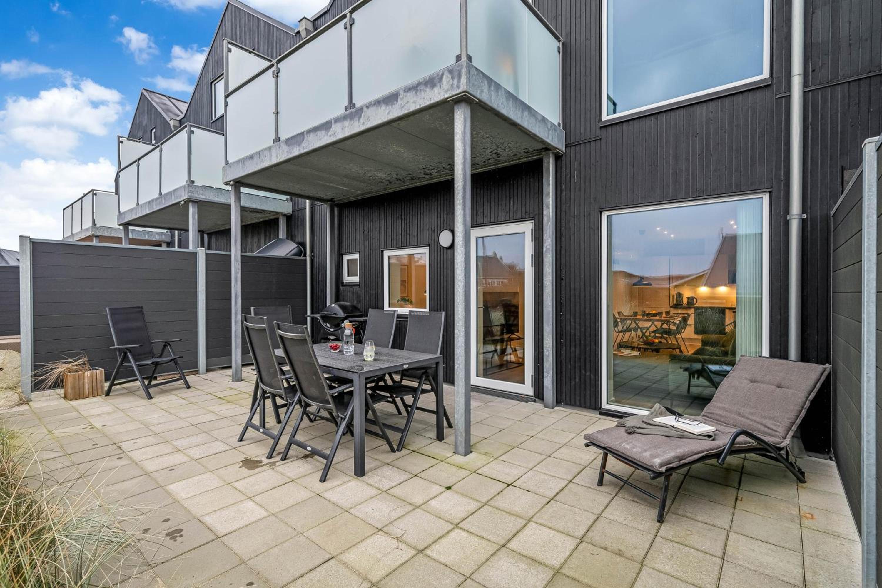 Stylish Holiday Apartment Centrally Located In Sndervig - 1000 view 4