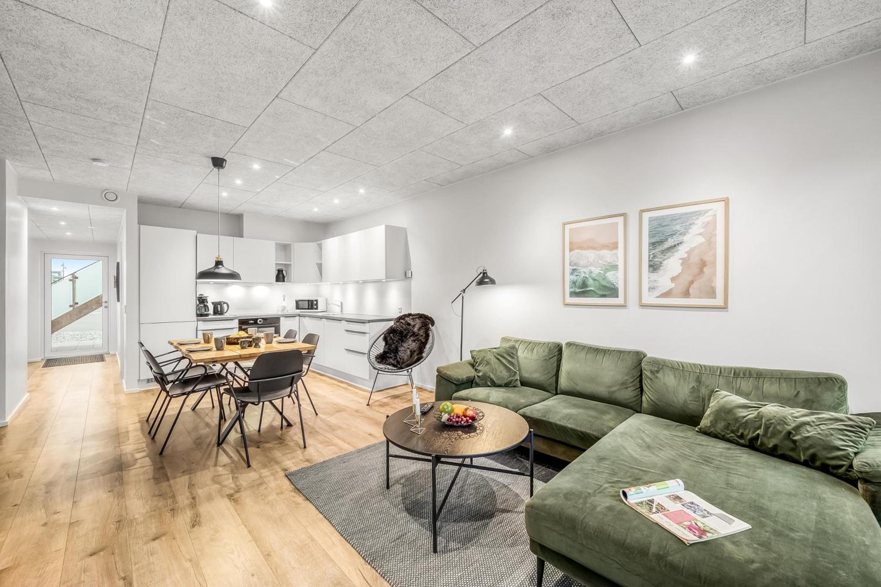 Stylish Holiday Apartment Centrally Located In Sndervig - 1000 view 5