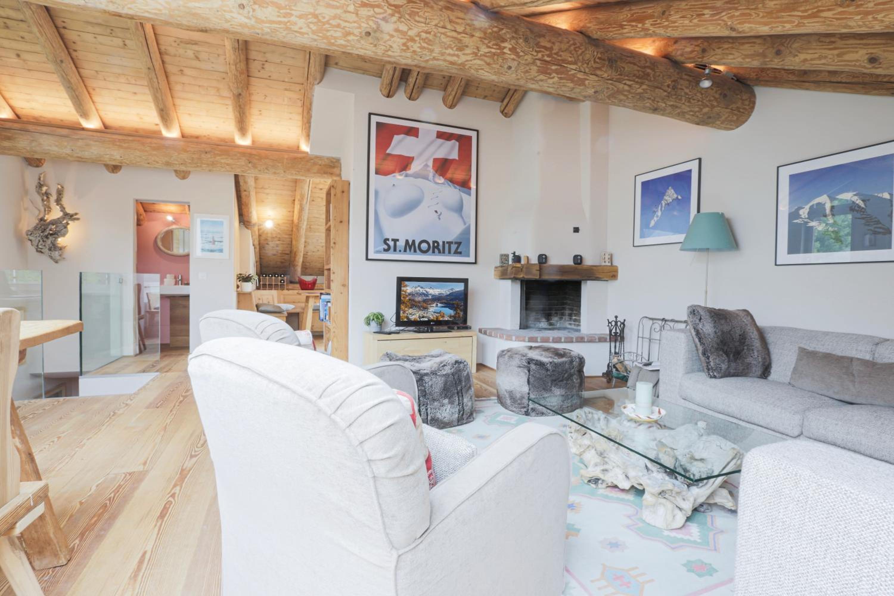 The Dream - Elegant Apartment, 5 Minutes from St Moritz