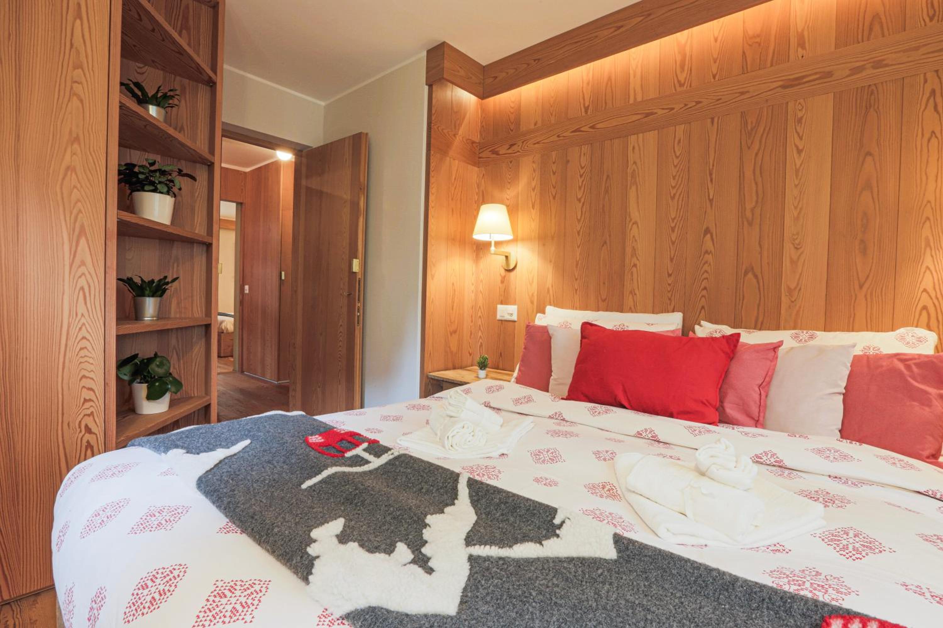 The Dream - Elegant Apartment, 5 Minutes from St Moritz