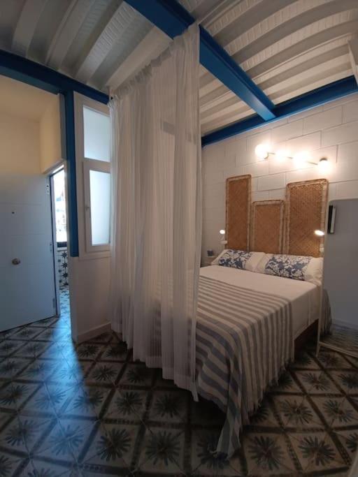APARTAMENTOS Los PECES MALAGA