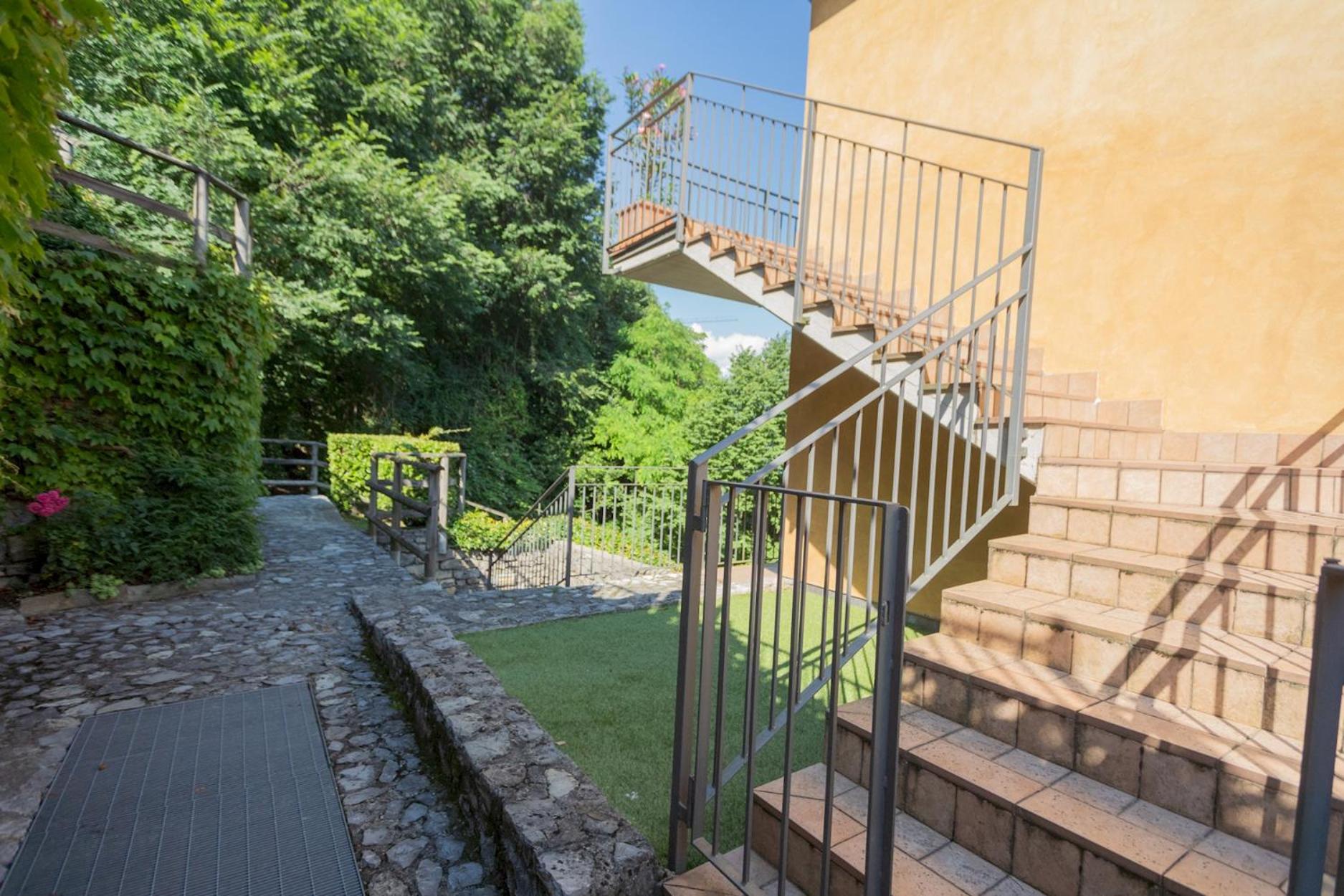 Casa Vela by Rent All Como view 5