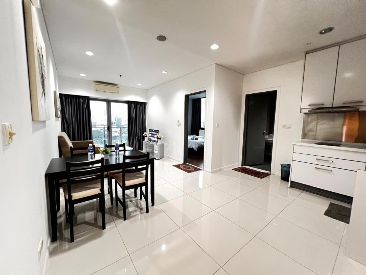 Summer Suites Studio With Balcony Nearby KL City Centre