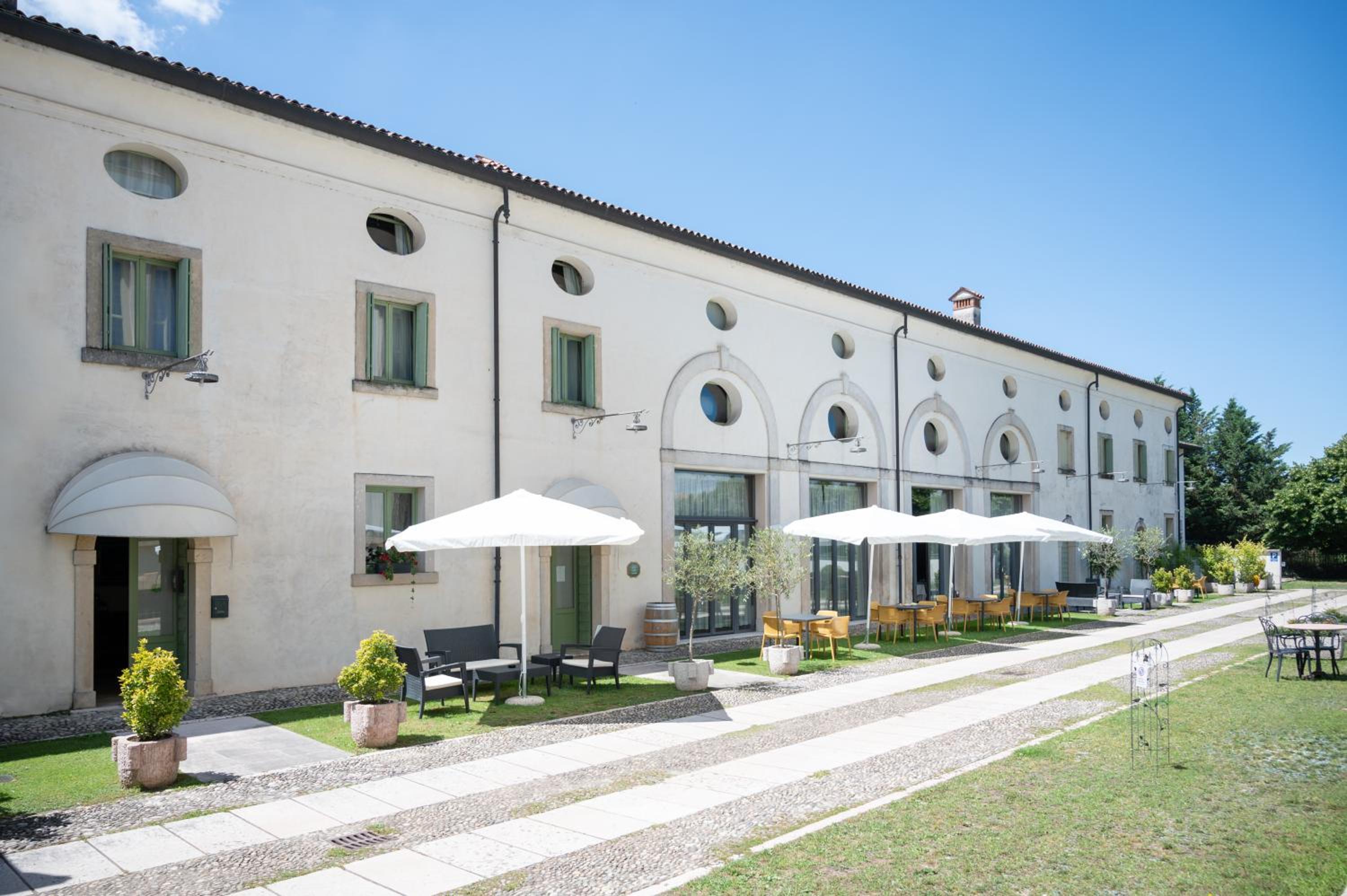 Residenza Villa Vecelli Cavriani view 3