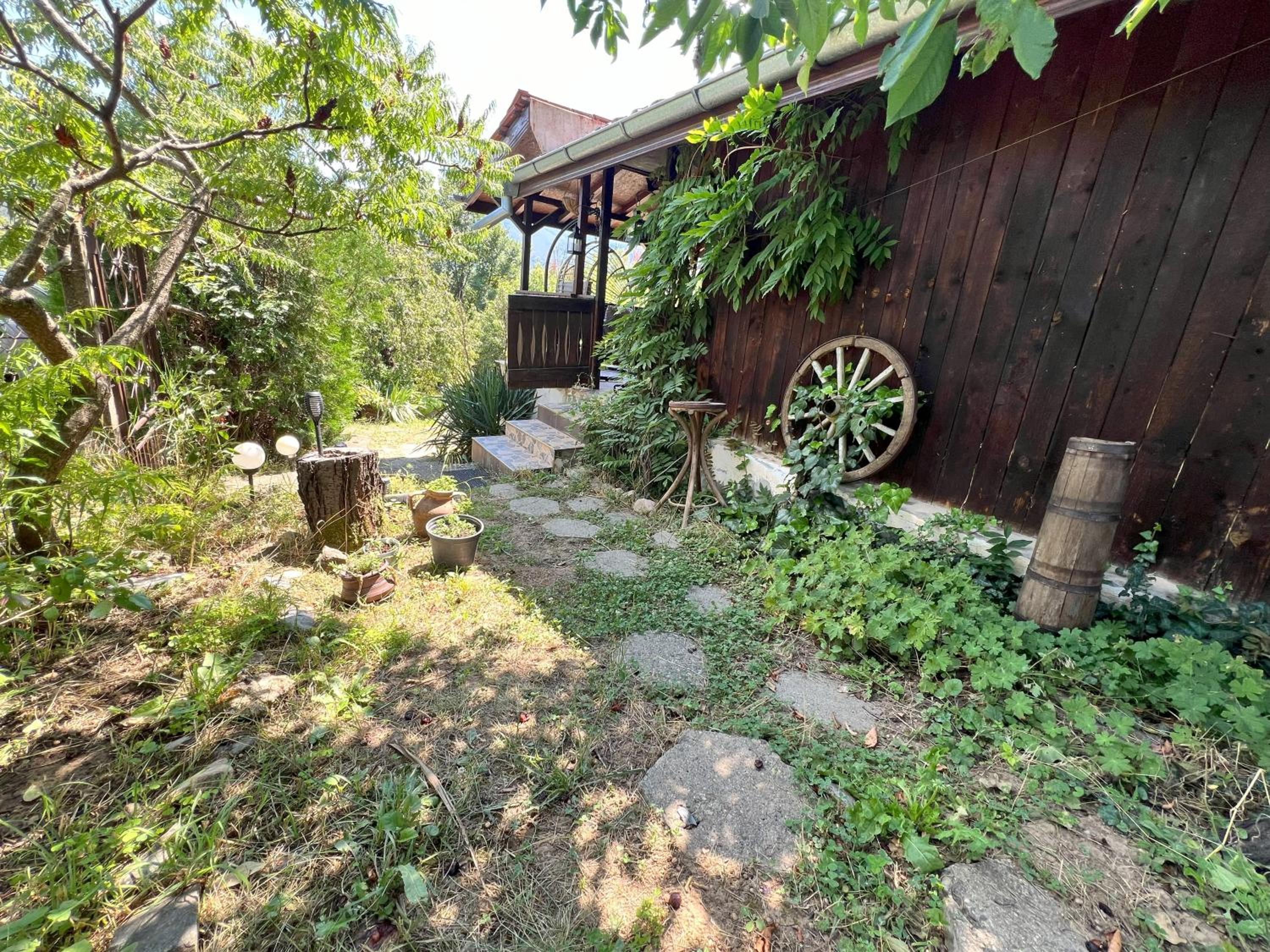 Cozy Quiet Retreat 70km from Sofia