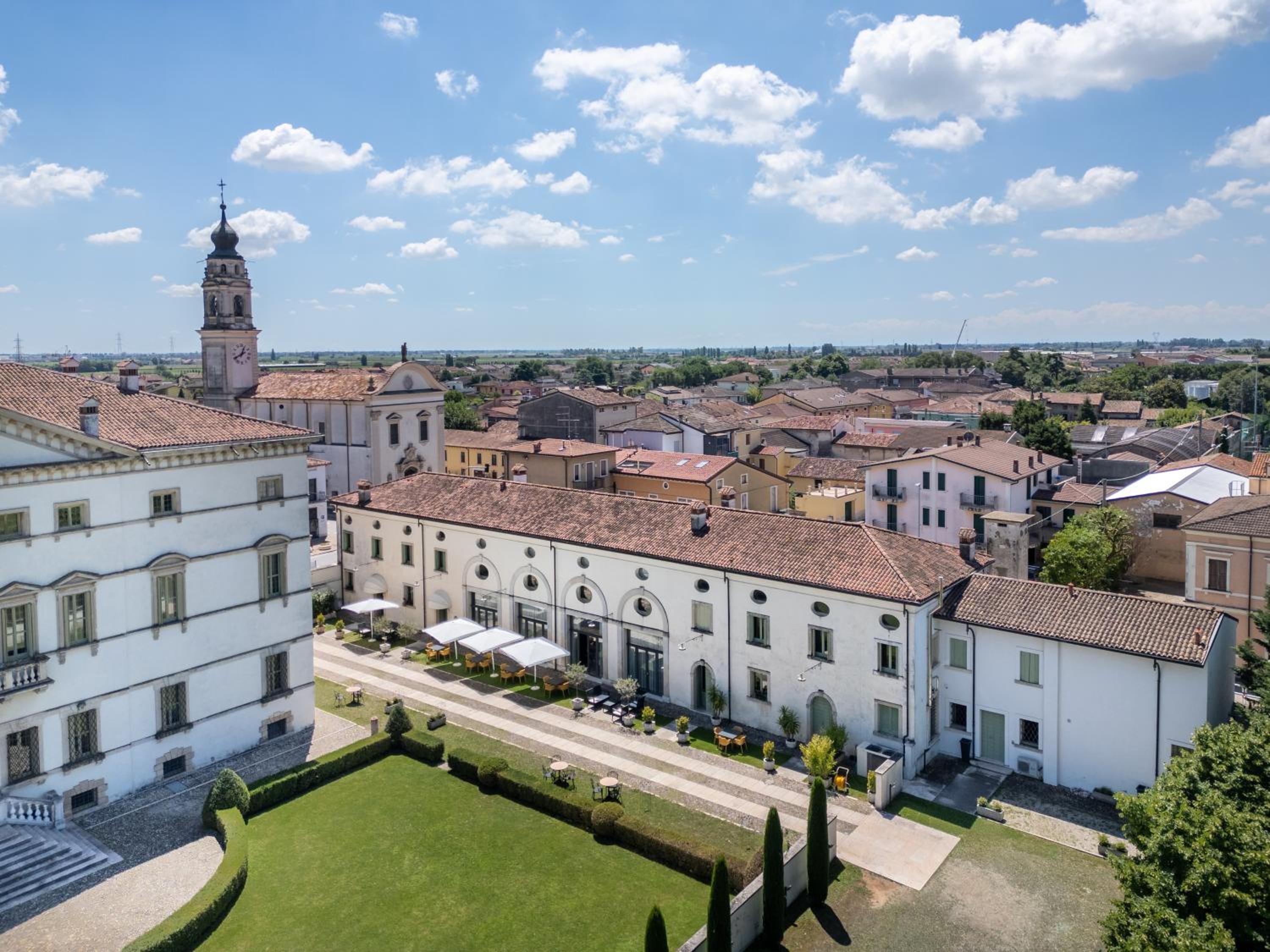 Residenza Villa Vecelli Cavriani view 2