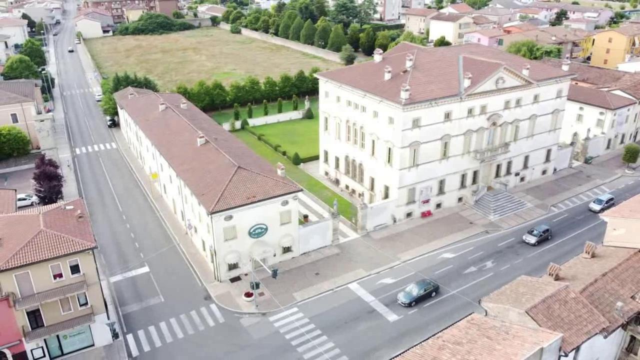 Photo 45