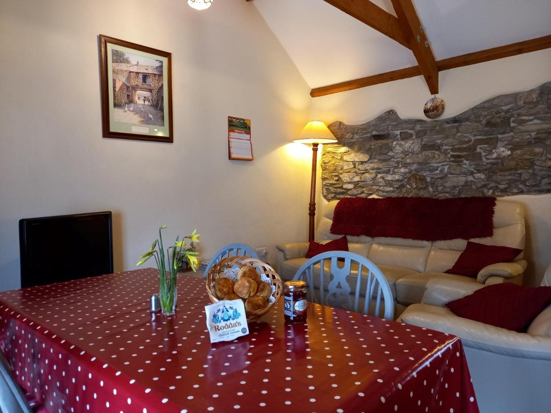 2 Bed in Launceston oc-congs view 3