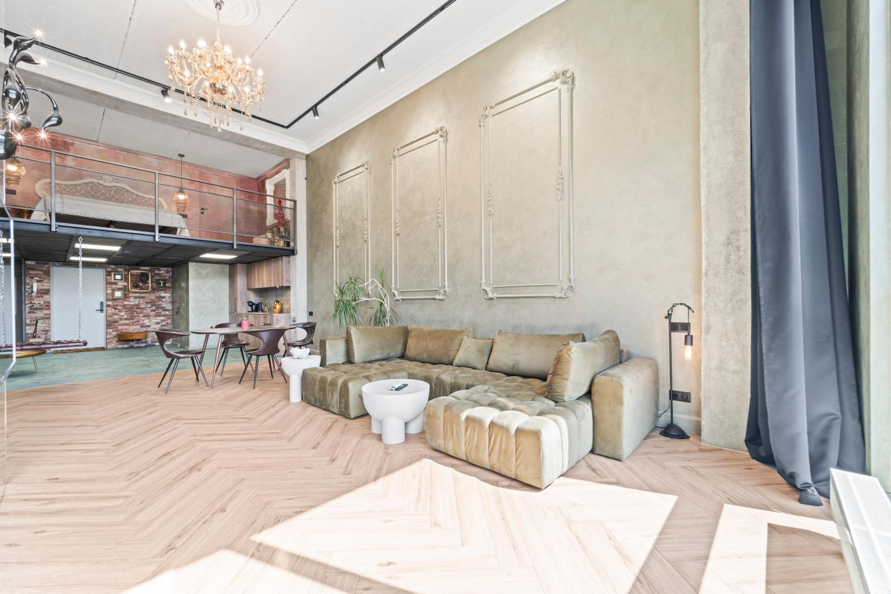 ALL - Amberstone Lux Loft view 3